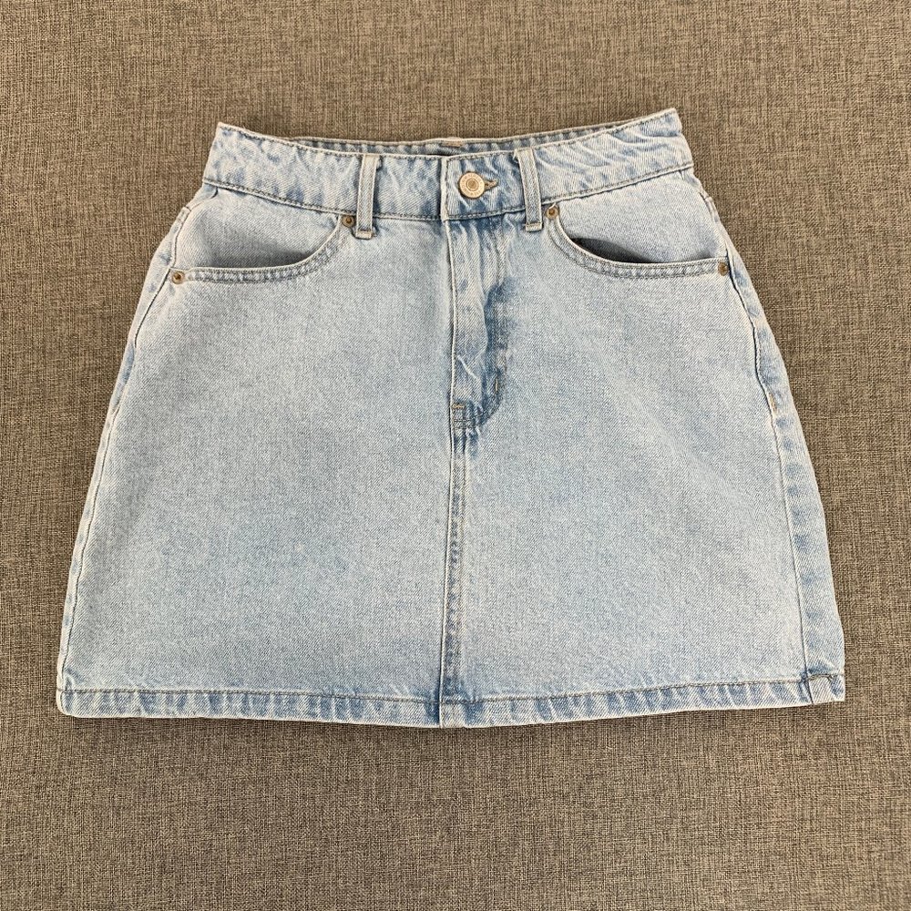 Forever 21 Acid Wash Denim Mini Skirt Small Pockets Casual Wear 100% Cotton